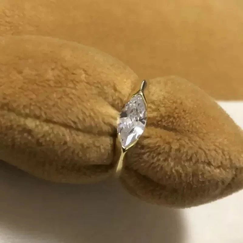 Huitan Smooth Rings for Women High-quality Gold Color Wedding Engagement Promise Rings Anniversary Gift Timeless Style Jewelry