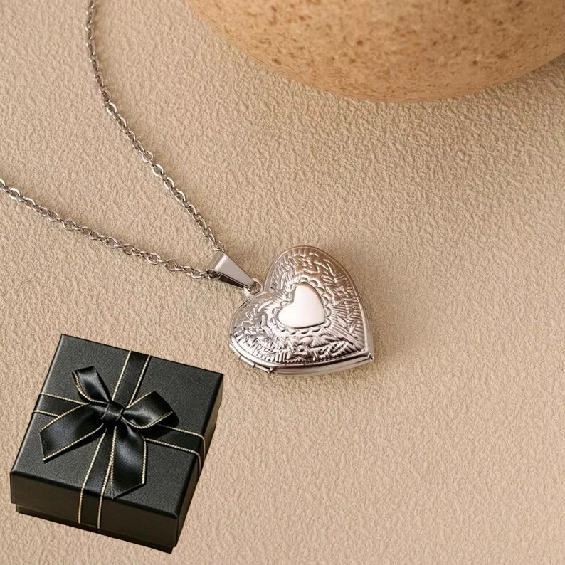 Customized 1/2 Photo Heart Locket Pendant Necklace, Fashion Women Necklace Personalized Souvenir Gifts, Mother's Day Idea Gifts