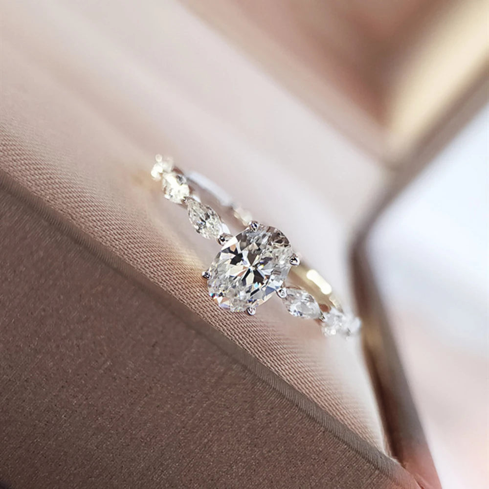 Huitan Dainty Women Engagement Rings AAA Cubic Zircon Silver Color Delicate Proposal Ring for Lover High Quality Wedding Jewelry