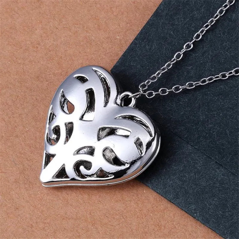 The Vampire Diaries Necklace Elena Gilbert Necklaces for Women Movie Jewelry Charm Katherine Klaus Forbes Blue Stone Choker