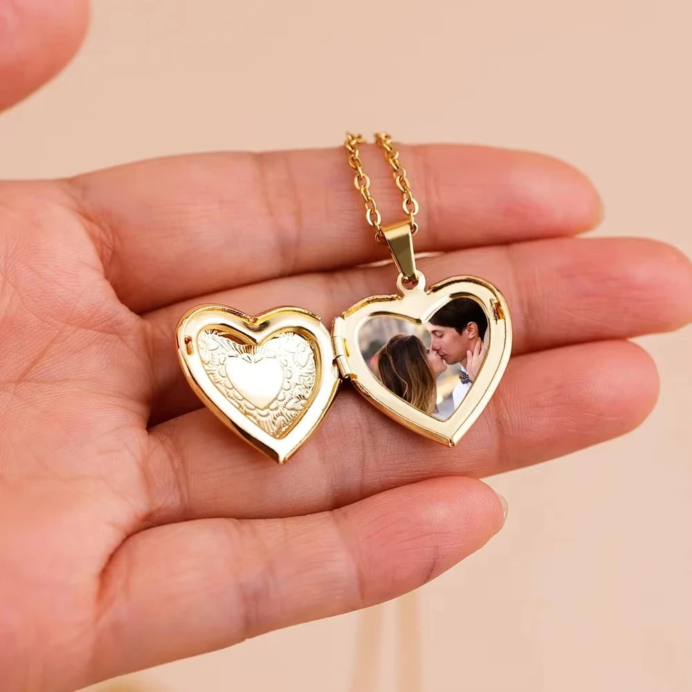 Customized 1/2 Photo Heart Locket Pendant Necklace, Fashion Women Necklace Personalized Souvenir Gifts, Mother's Day Idea Gifts