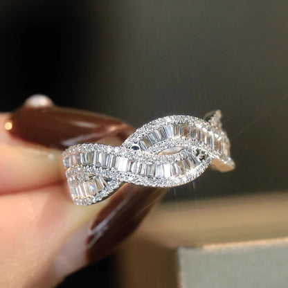 Huitan Twisty Design Women Rings Inlaid Bright Cubic Zirconia For Wedding Party Engagement Delicate Elegant Accessories Jewelry