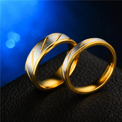 UAGE Titanium Steel Couple Rings Gold Wave Pattern Wedding Infinity Ring Men and Women Engagement Jewelry Gifts