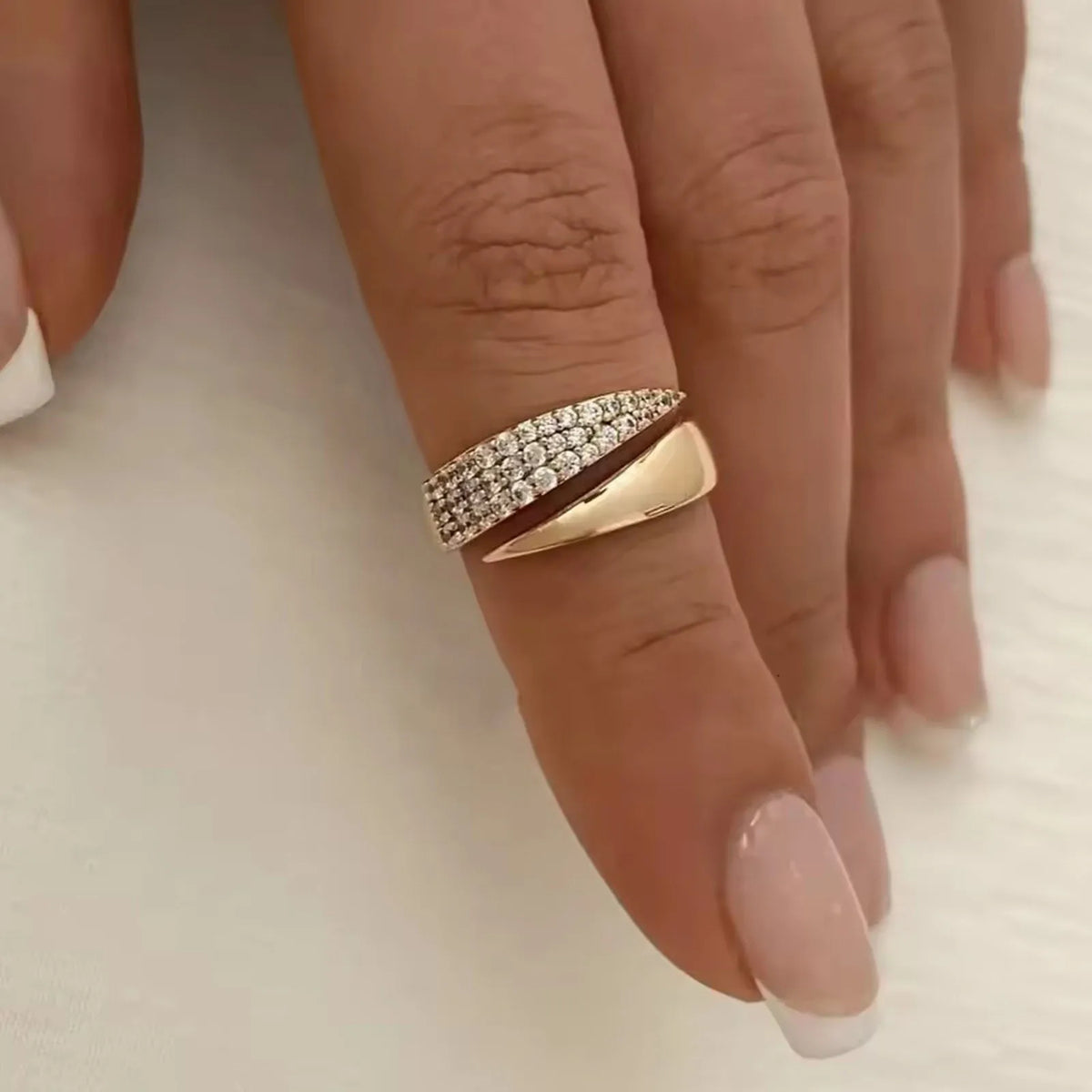 18 K Gold Plated Sun Rings for Women Natural Stone Inlaid in Hollow Metal Texture Ring Trendy Jewelry