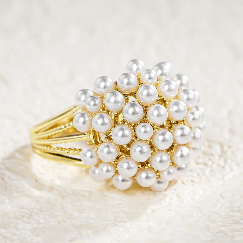 Huitan Elegant Women Rings Imitation Pearl Flower Shaped Romantic Wedding Engagement Anniversary Accessories Sweet Jewelry Gift