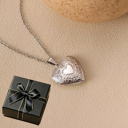 Customized 1/2 Photo Heart Locket Pendant Necklace, Fashion Women Necklace Personalized Souvenir Gifts, Mother's Day Idea Gifts