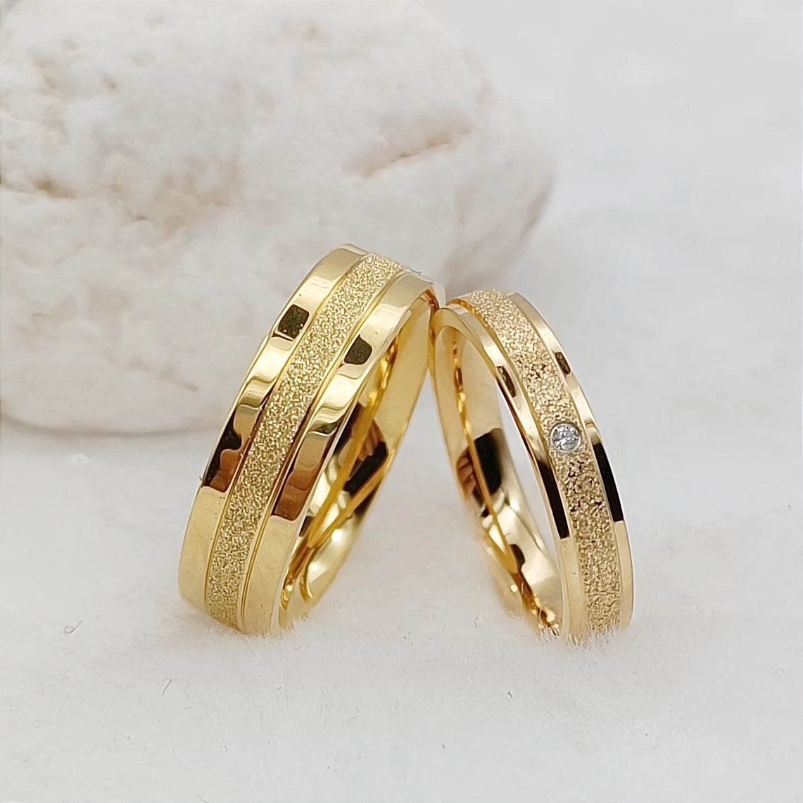 2pcs 18k Gold Plated Wedding Rings Set for Couples Europe Stardand Surgical Stainless Steel Fashion Jewelry Lovers Alliance
