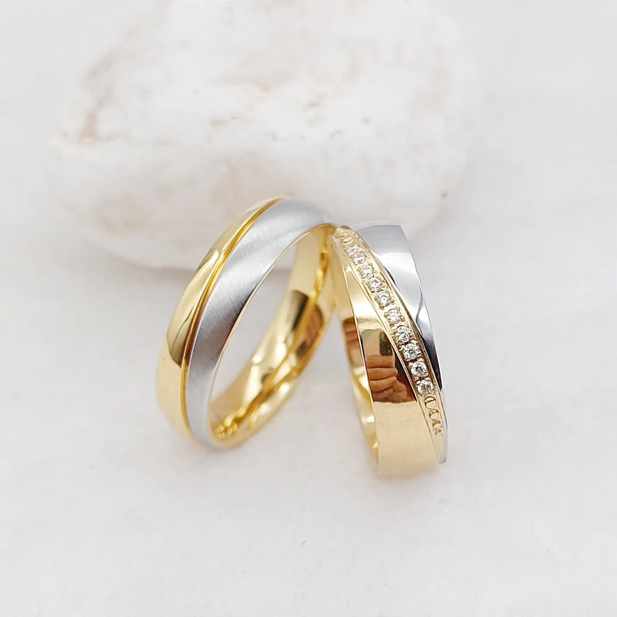 2pcs 18k Gold Plated Wedding Rings Set for Couples Europe Stardand Surgical Stainless Steel Fashion Jewelry Lovers Alliance