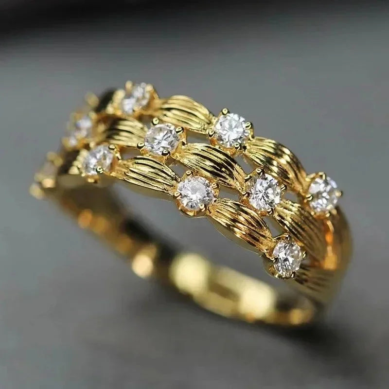 Huitan 2020 NEW Fashion Wedding Ring For Women Micro Paved Cubiz Zircon Finger Rings Female Engagement Jewelry Accessories