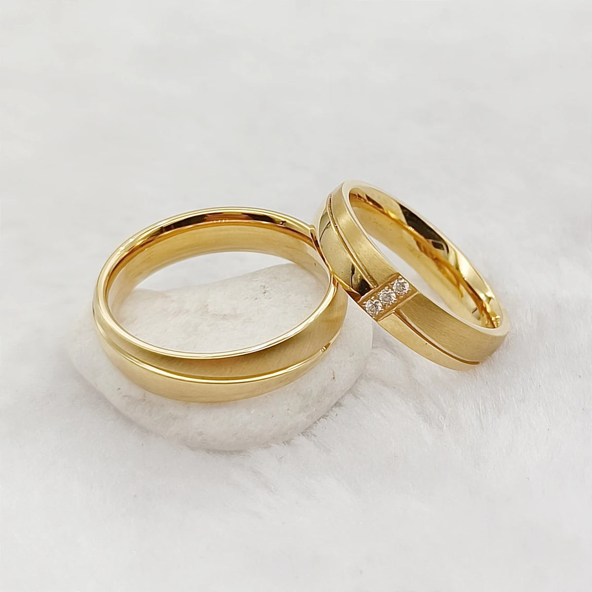 2pcs 18k Gold Plated Wedding Rings Set for Couples Europe Stardand Surgical Stainless Steel Fashion Jewelry Lovers Alliance