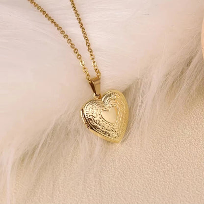 Customized 1/2 Photo Heart Locket Pendant Necklace, Fashion Women Necklace Personalized Souvenir Gifts, Mother's Day Idea Gifts