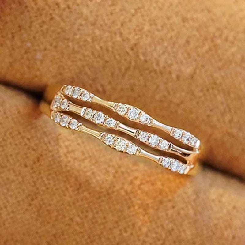 Huitan 2020 NEW Fashion Wedding Ring For Women Micro Paved Cubiz Zircon Finger Rings Female Engagement Jewelry Accessories