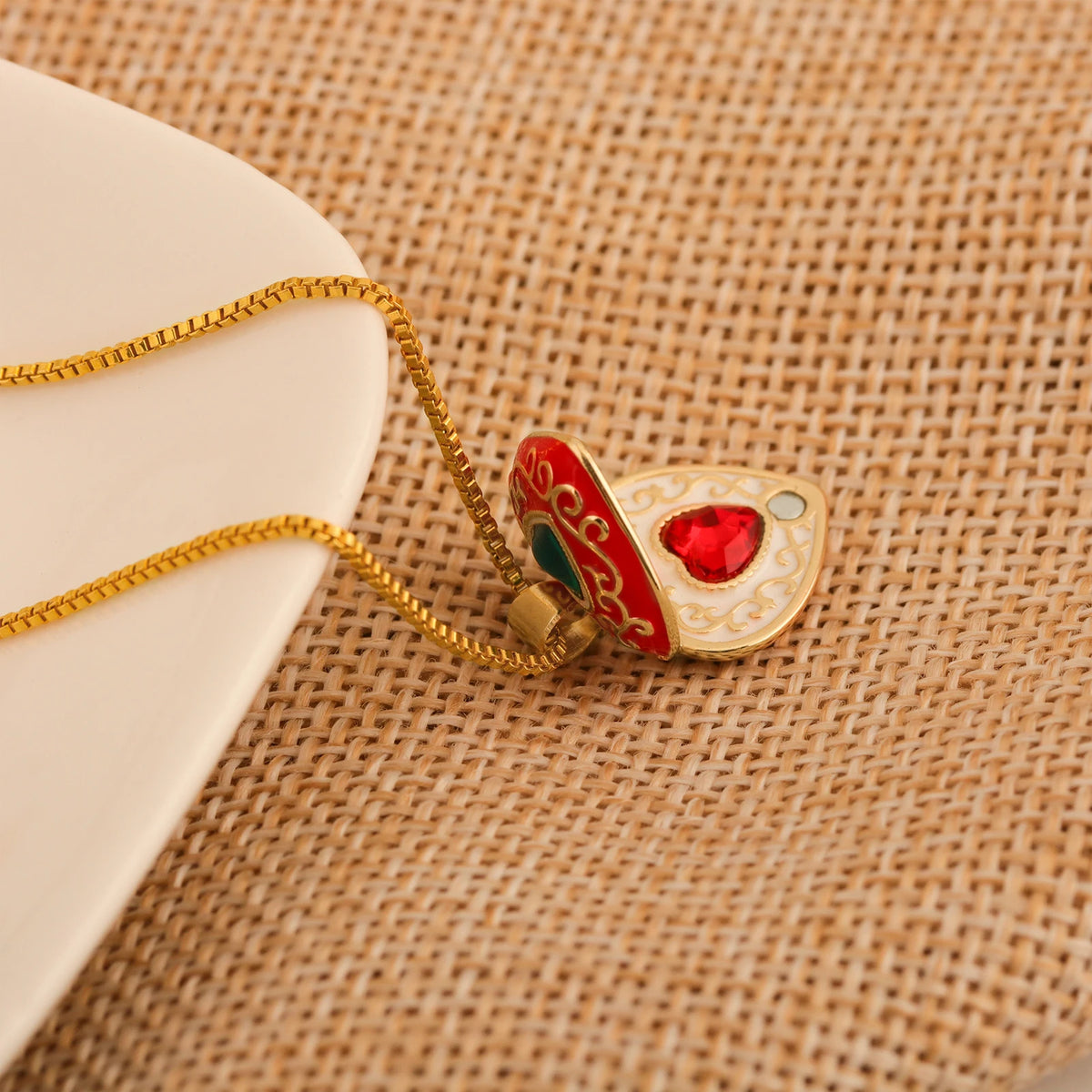 Anime Sugar Sugar Rune Necklace Open Heart Diamond Shaped Chocolat Pierre Vanilla Couple Pendants Cosplay Party Accessory Gift
