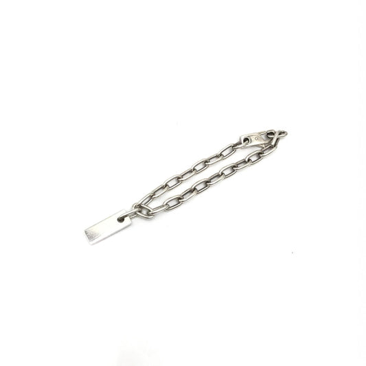 Gucci Sterling Silver Logo Plate Chain Bracelet - YSONA